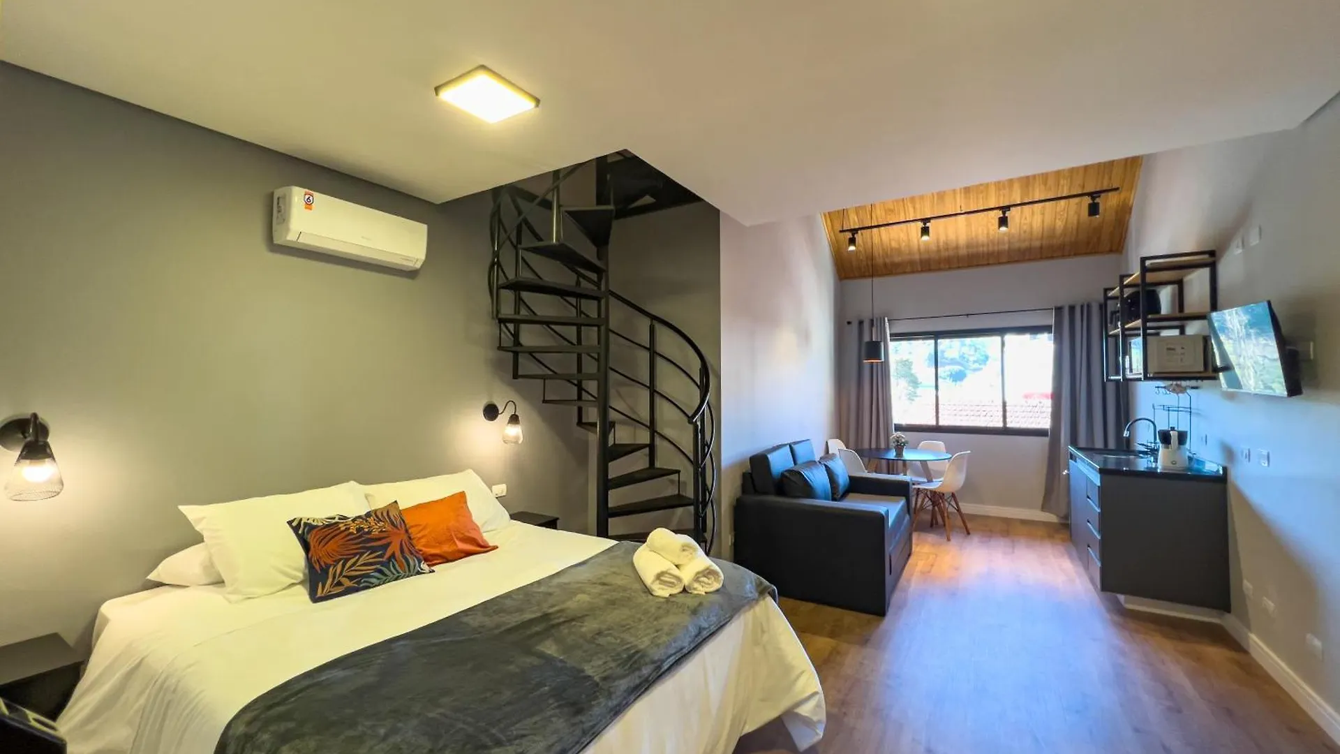 Parador Campos Do Jordao Em Vila Capivari Brasil